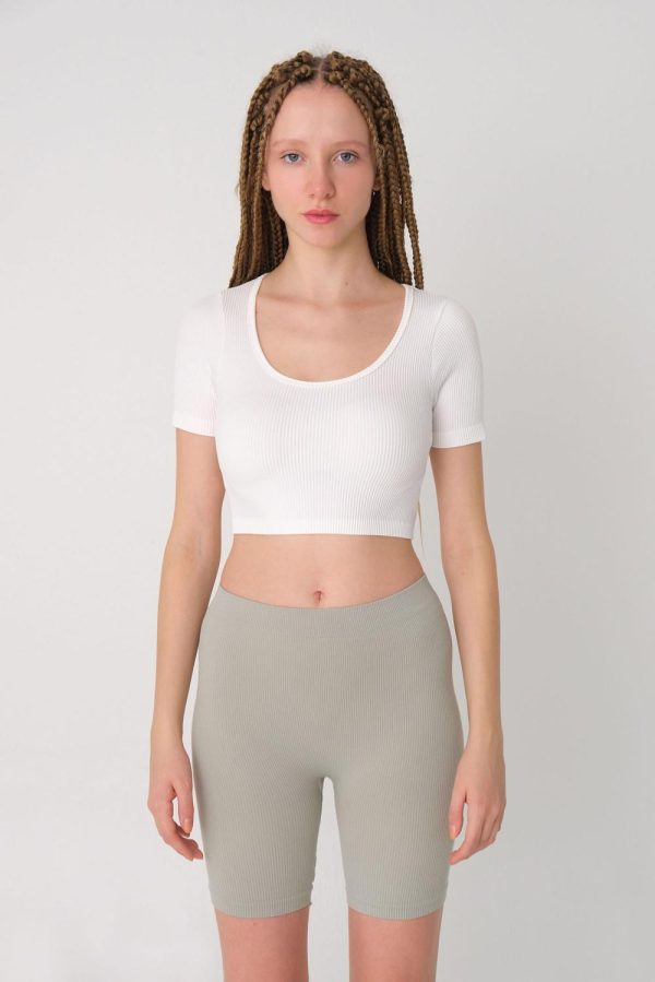 Ekru Kısa Kollu Seamless Crop Bluz